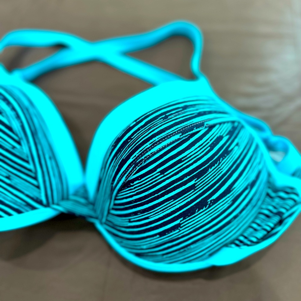 LOLA BIKINI TOP MEDIUM
